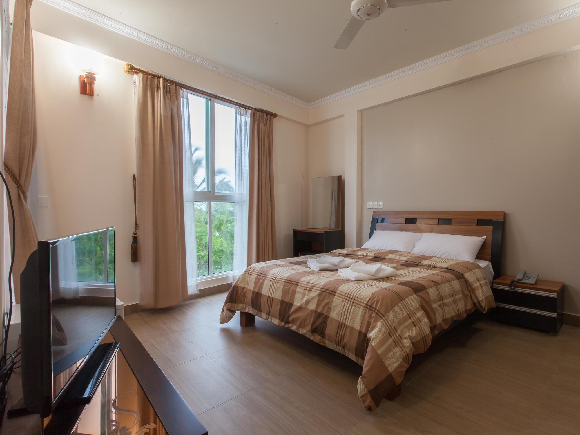 Relax Beach Inn Мале Екстер'єр фото