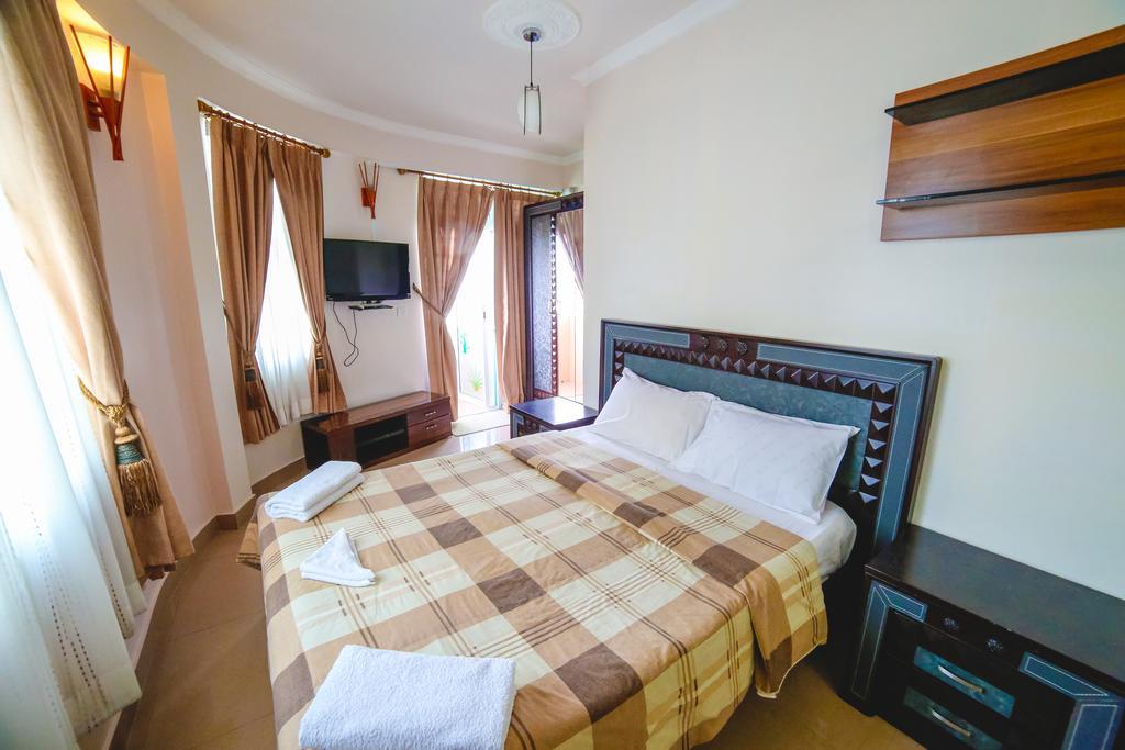 Relax Beach Inn Мале Екстер'єр фото