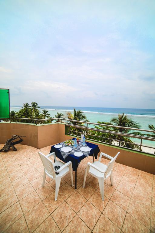 Relax Beach Inn Мале Екстер'єр фото