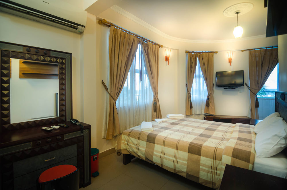 Relax Beach Inn Мале Екстер'єр фото