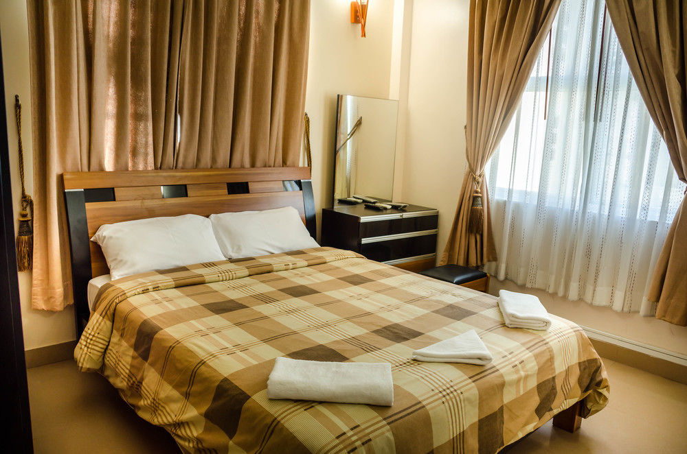 Relax Beach Inn Мале Екстер'єр фото