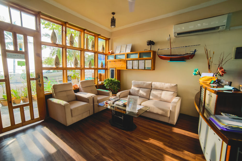 Relax Beach Inn Мале Екстер'єр фото
