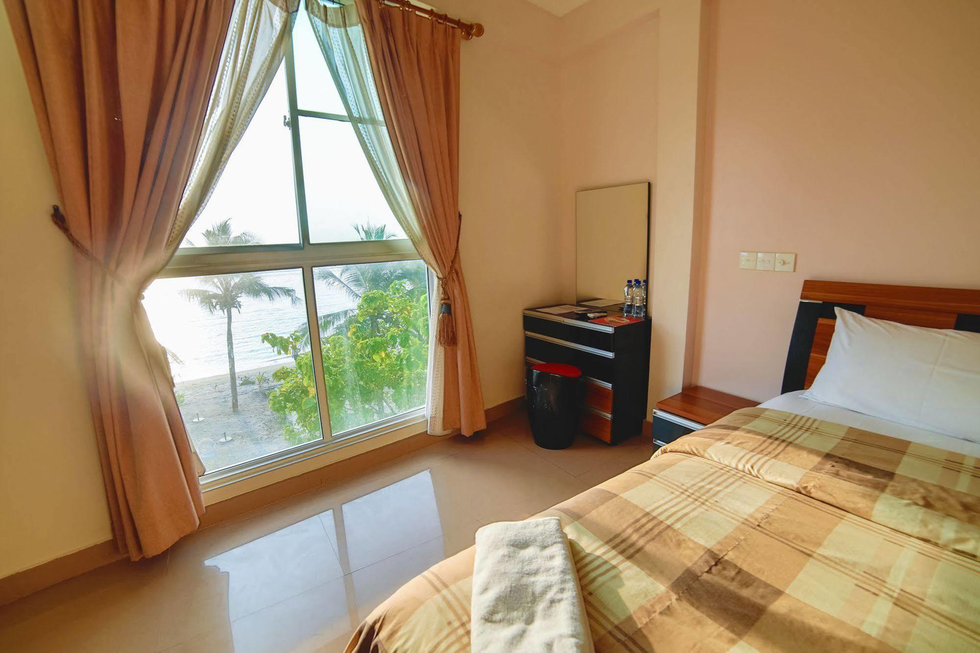 Relax Beach Inn Мале Екстер'єр фото